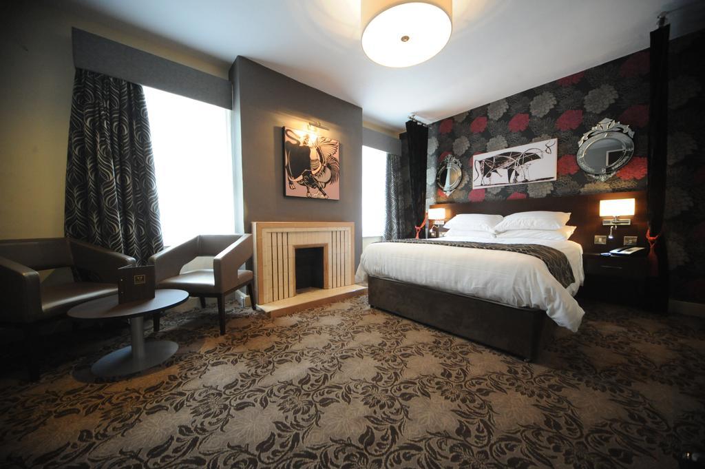 The Bull Hotel Стоуні-Стратфорд Екстер'єр фото
