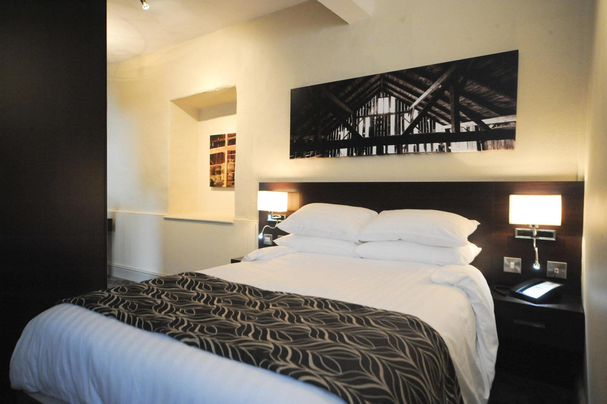 The Bull Hotel Стоуні-Стратфорд Екстер'єр фото