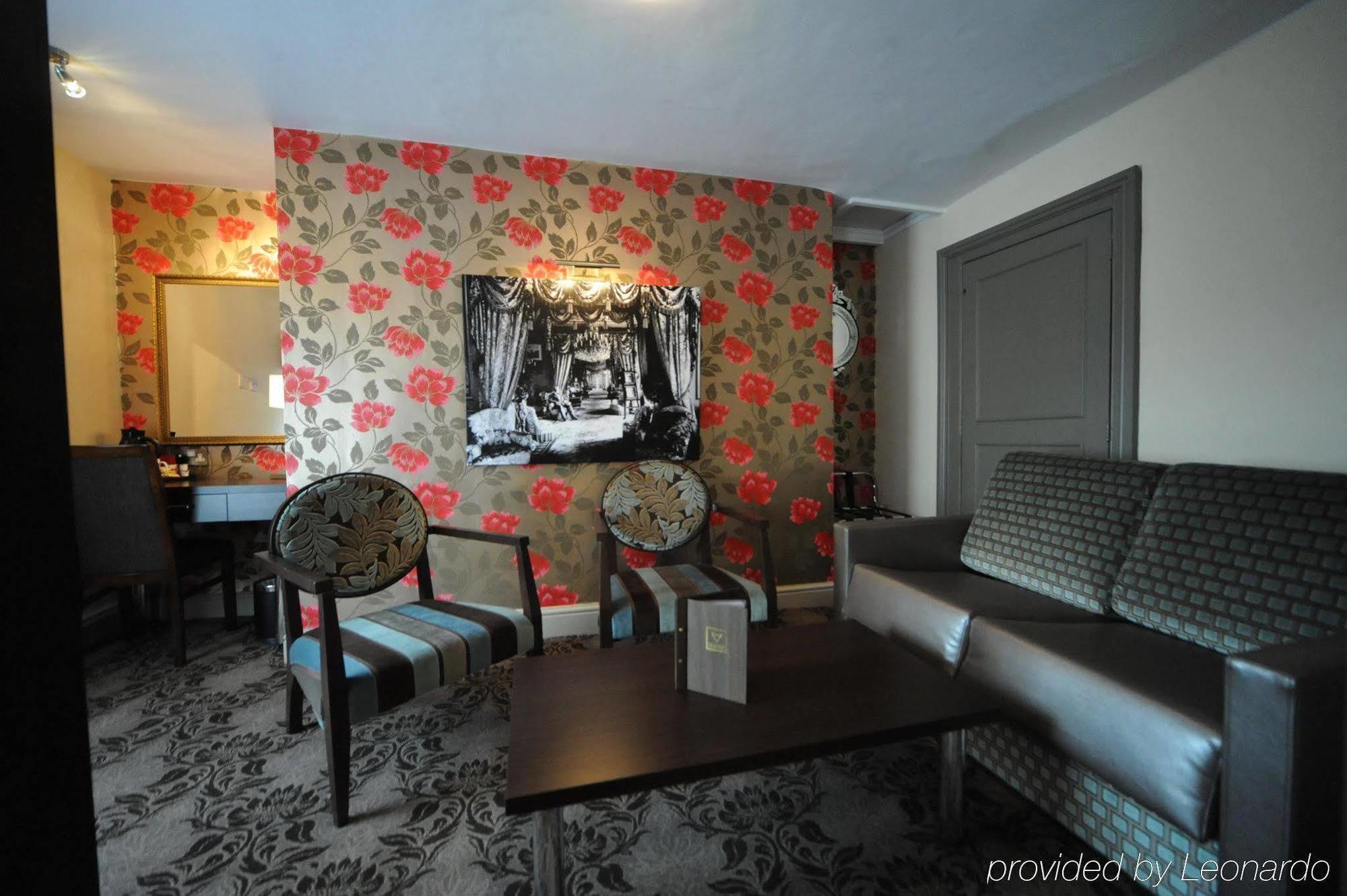 The Bull Hotel Стоуні-Стратфорд Екстер'єр фото