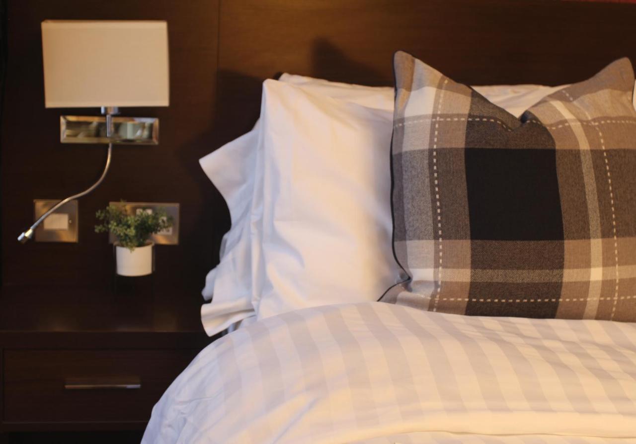 The Bull Hotel Стоуні-Стратфорд Екстер'єр фото